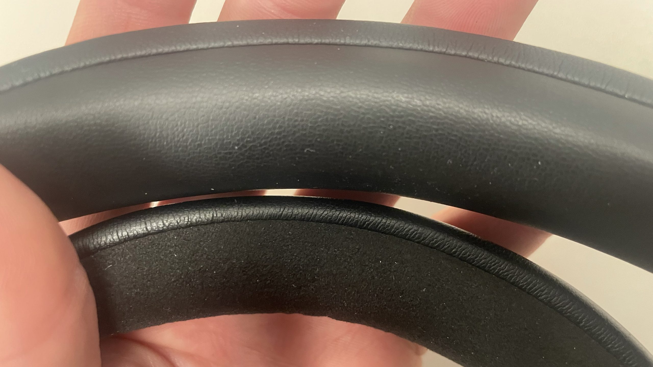 Bose QC45 vs QC35 headband