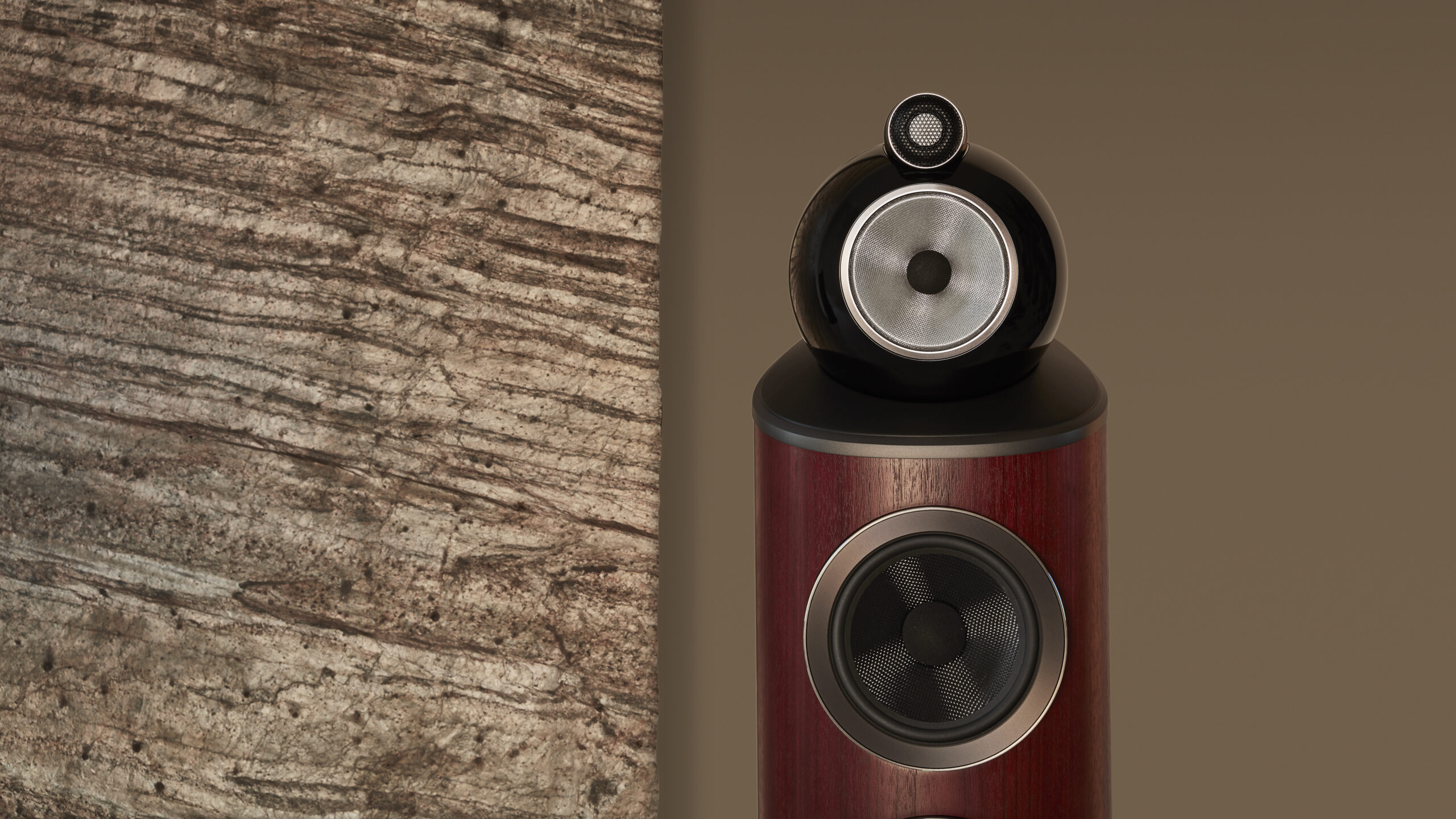 Bowers Wilkins 803 D4 Satin Rosenut Lounge Detail Bowers Wilkins 803 D4 Satin Rosenut Lounge Detail