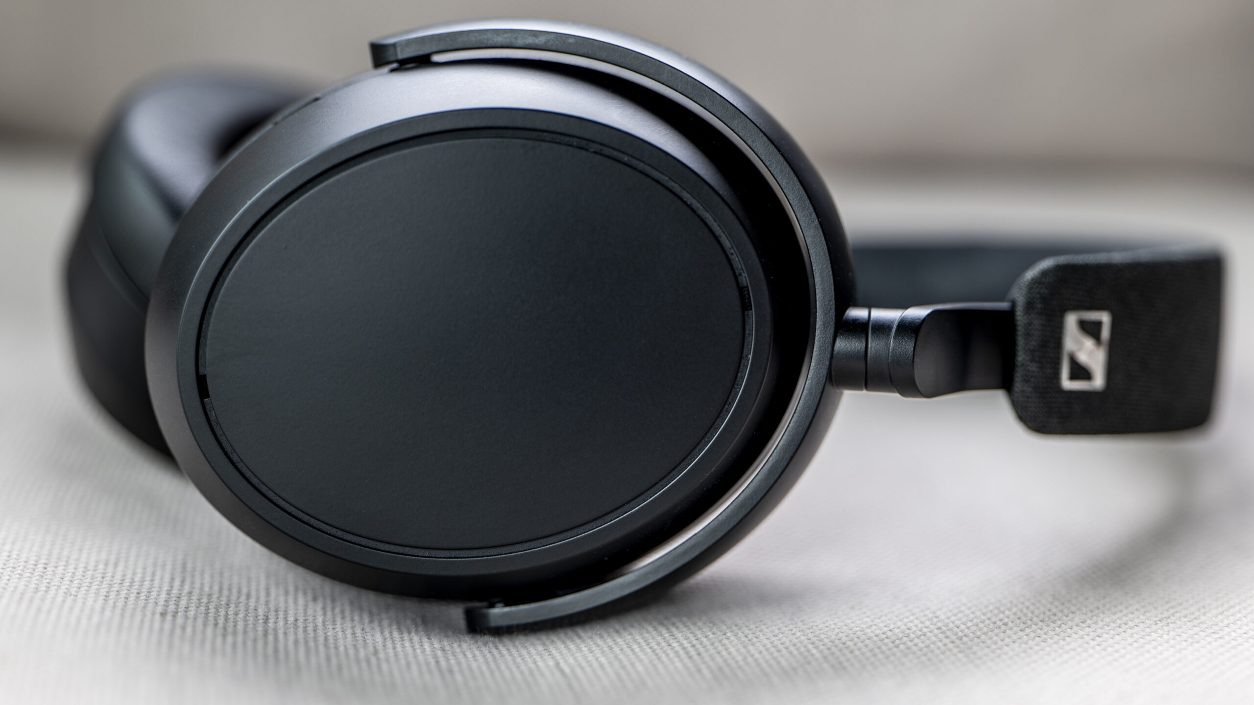 Sennheiser MOMENTUM 4 Wireless GeirNordby 4 Sennheiser MOMENTUM 4 Wireless GeirNordby 4
